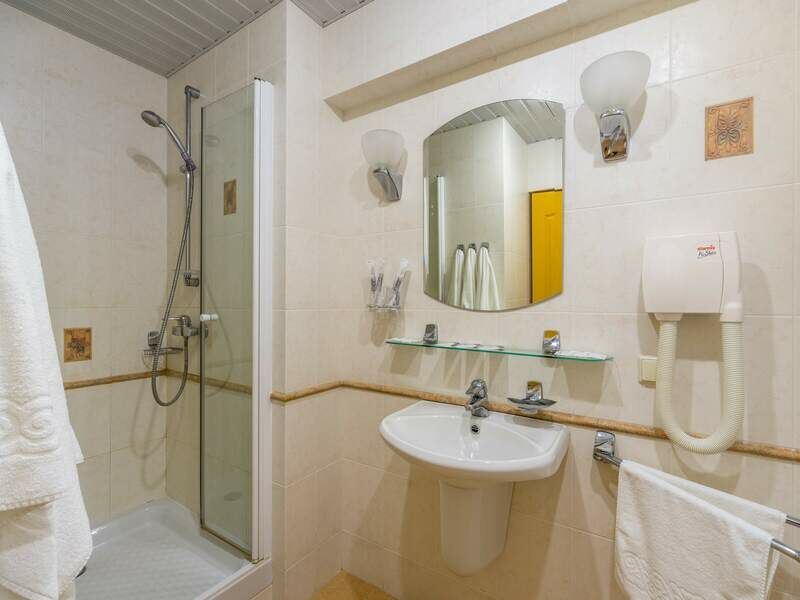 Люкс 2-местный 2-комнатный (вид на парк)