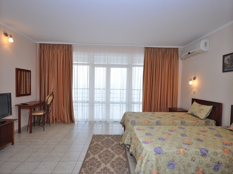 Апартаменты с мини-кухней 2-комнатные, 2 кровати