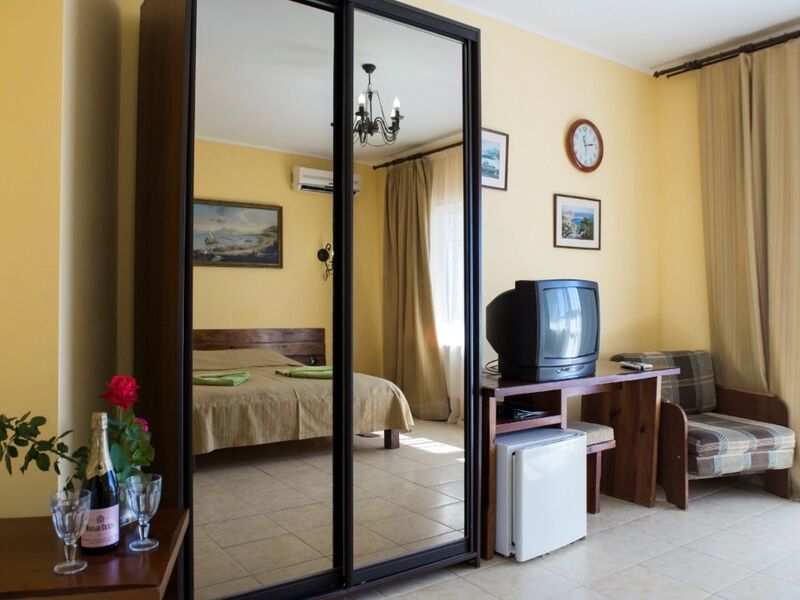 Стандартный 2-местный с балконом (вид на окрестности)