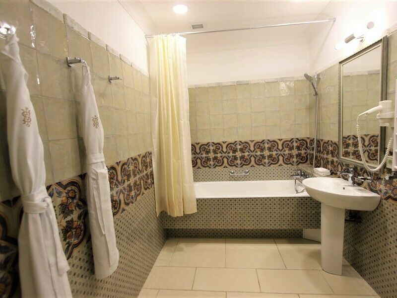 Санузел Полулюкс Семеный 4-местный