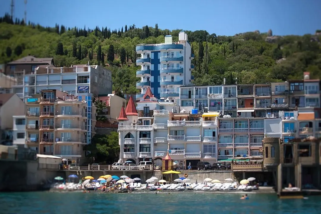 Вид с моря на отель | Интер, Крым