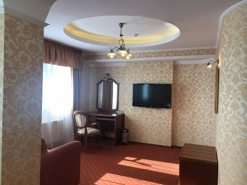 Полулюкс 2-местный (с душевой кабиной)