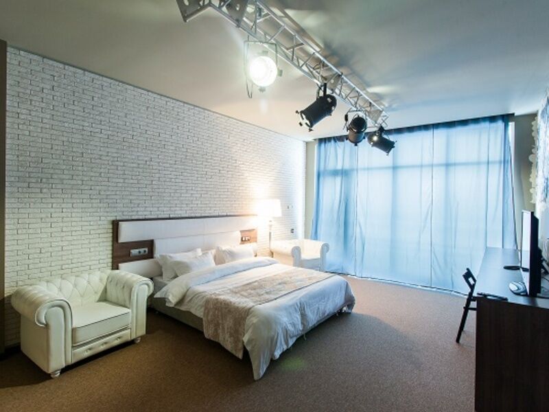 номер с большой кроватью (7)