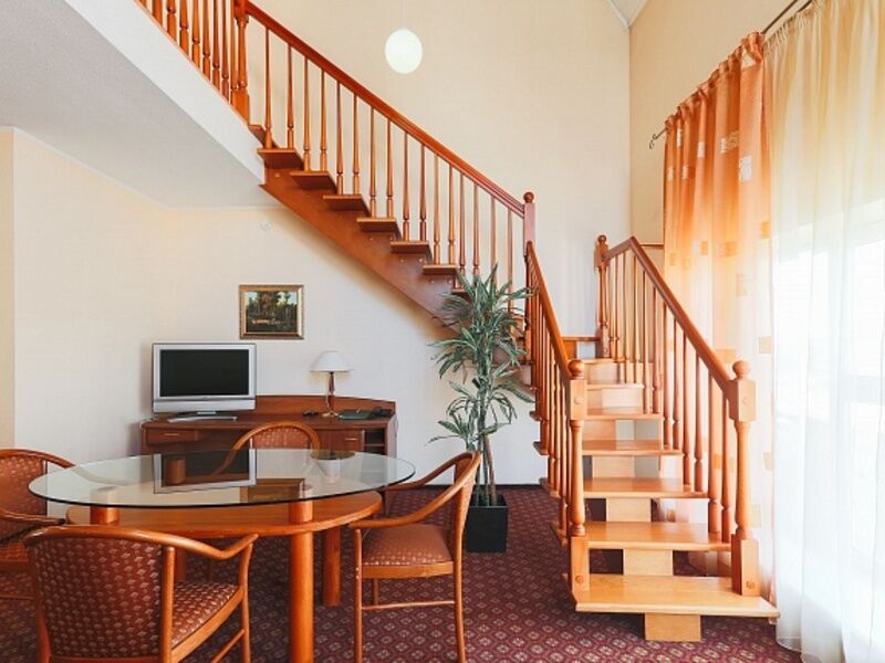 Сьют 2-местный 3-комнатный 2-уровневый