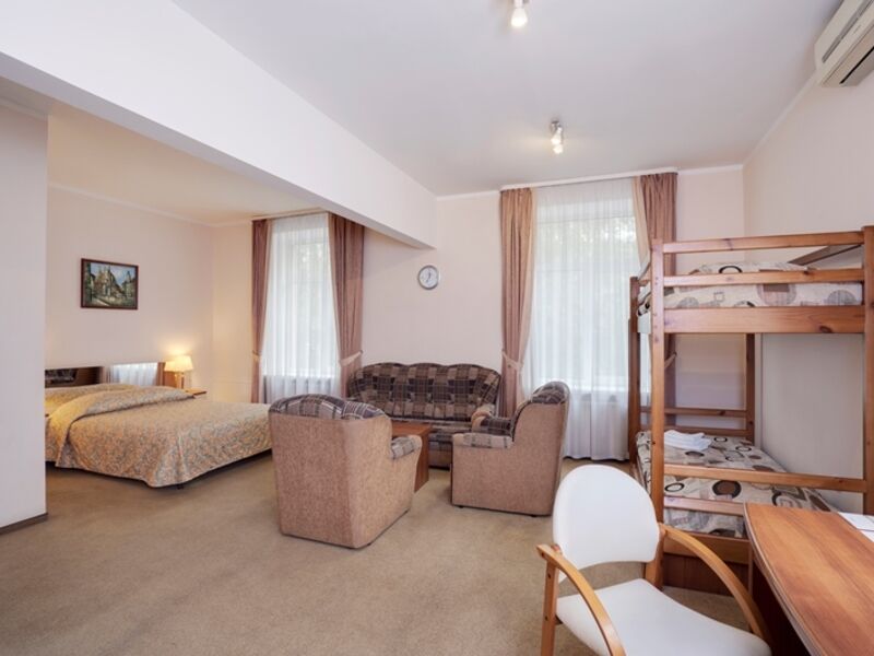 Семейный (Family)