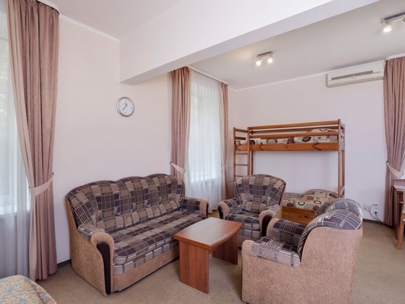 Семейный (Family)