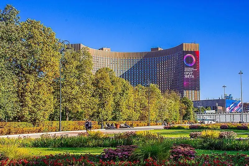 Фасад | Космос, Московская область