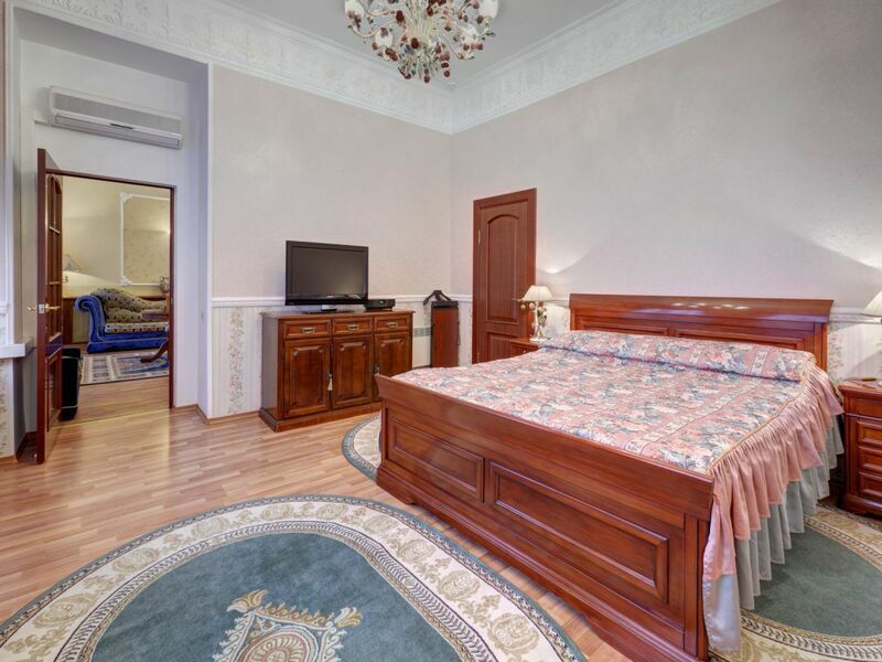 Люкс Посольский 2-местный 2-комнатный