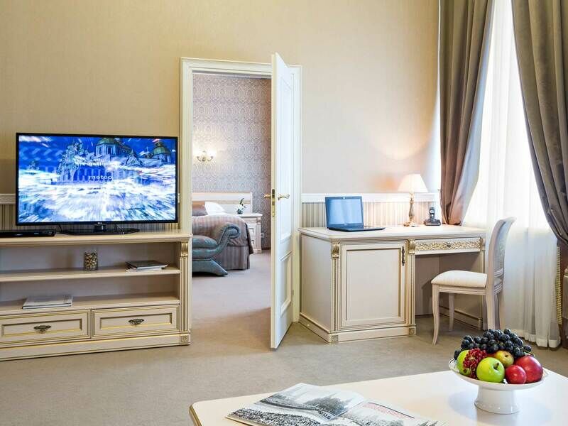 Люкс Посольский 2-местный 2-комнатный