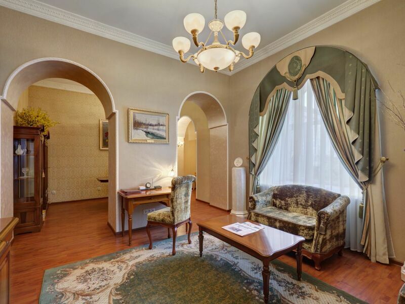 Люкс Посольский 2-местный 2-комнатный