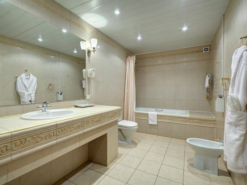 Люкс Посольский 2-местный 2-комнатный