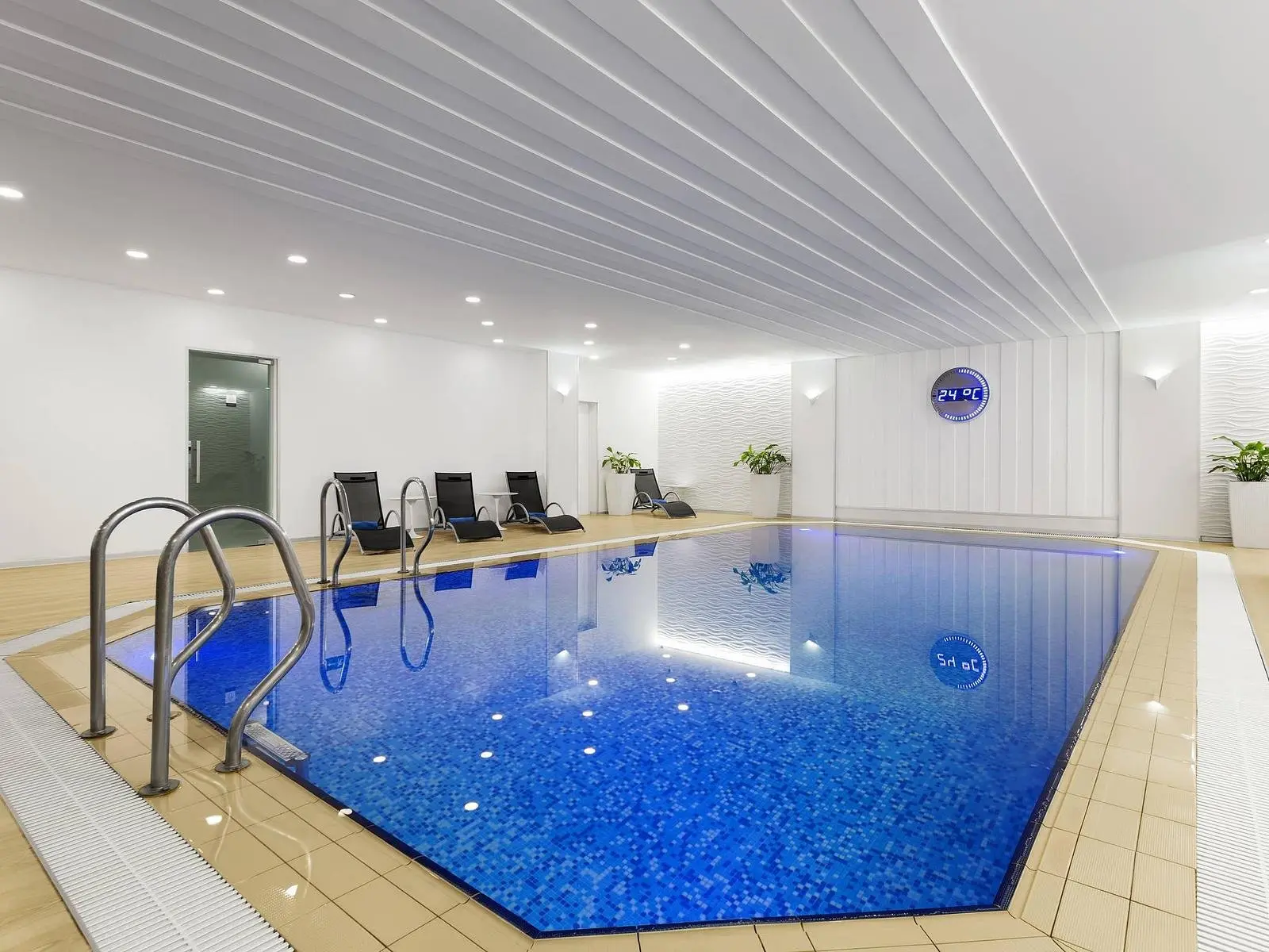 Бассейн | Novotel Moscow Sheremetyevo, Московская область