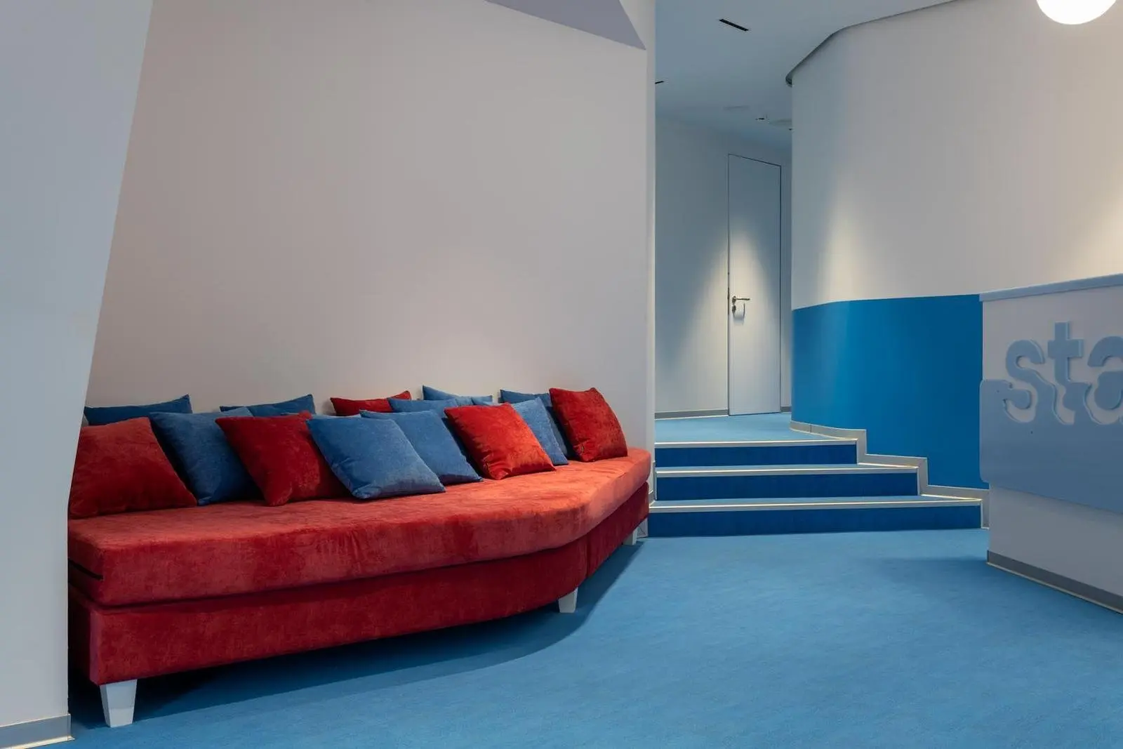 Холл | Starboard Side Hotel, Московская область