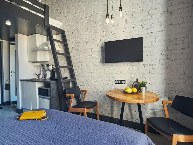 Улучшенная студия с видом во двор