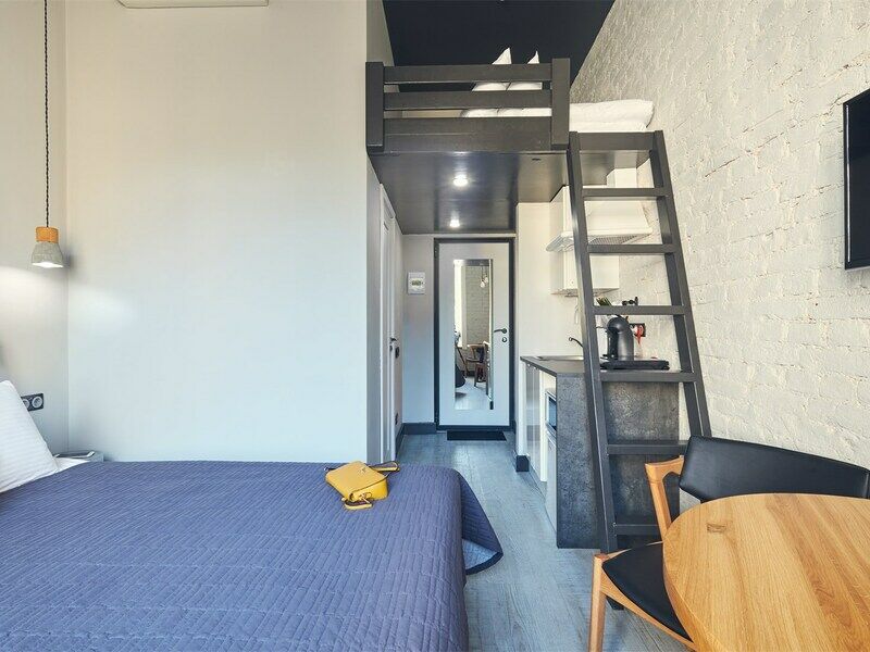 Улучшенная студия с видом во двор