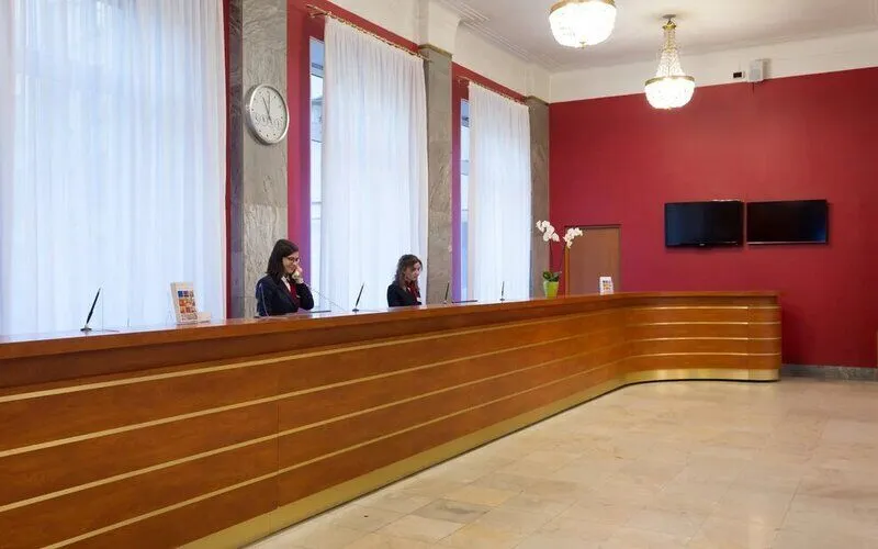 Ресепшен | Октябрьская, Ленинградская область