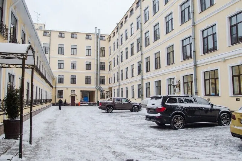 Парковка | Отель на Римского-Корсакова, Ленинградская область