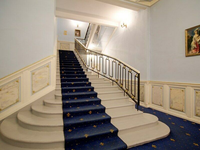 Лестница | Отель Парк Английская набережная, Ленинградская область