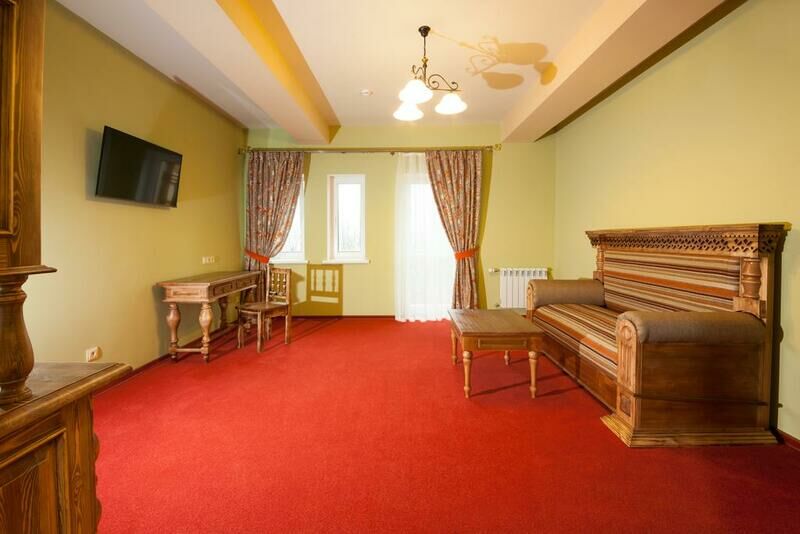 Семейный 4-местный 3-комнатный (Парадный)