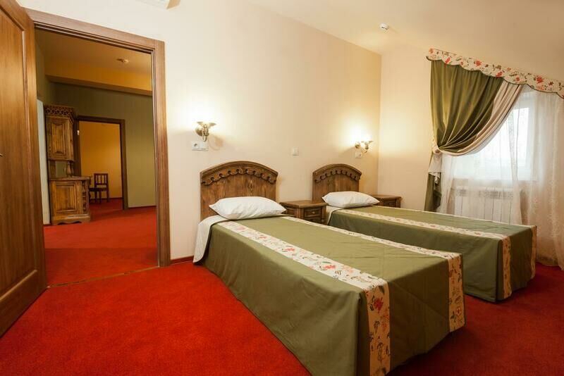 Семейный 4-местный 3-комнатный (Парадный)