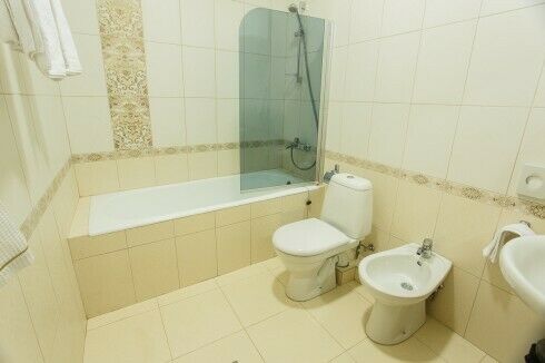 Люкс 2-местный 2-комнатный №1 (вид на море, 1этаж)