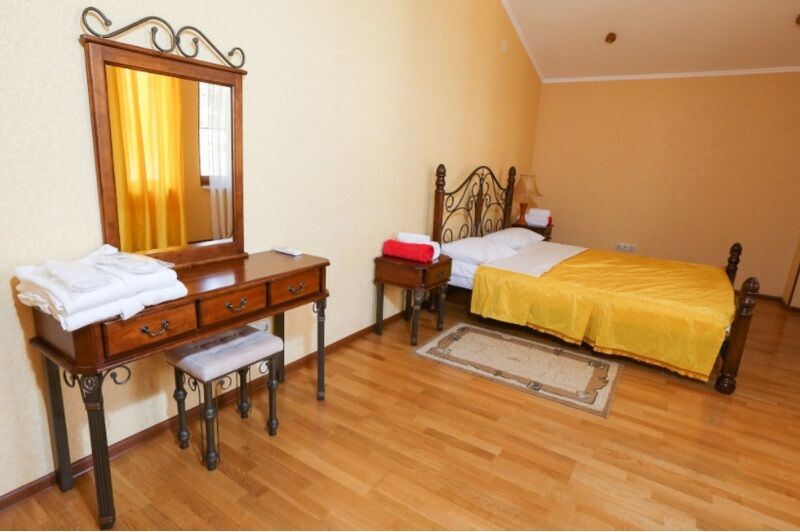 Коттедж 6-местный 2-этажный