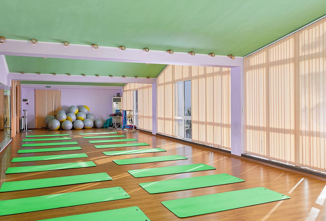 Зал | Интер-Сухум, Сухумский район