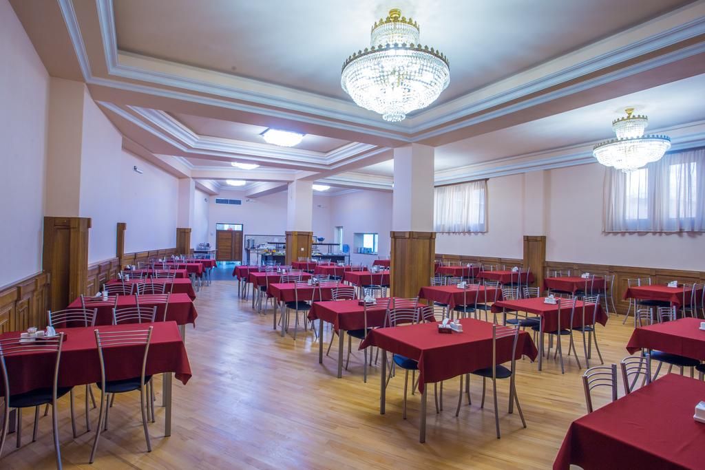 Ресторан | Ani Central Inn, Ереван