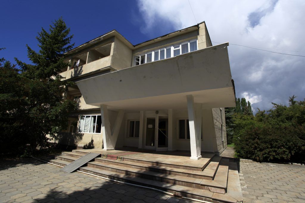 территория | Чолпон-Ата (Госрезиденция №2), Иссык-Кульская область