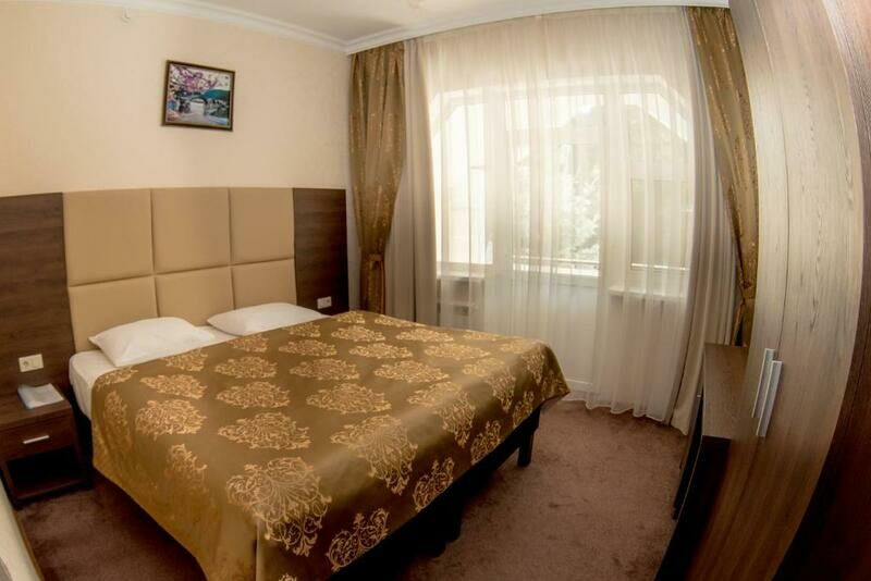 Полулюкс 2-местный 2-комнатный 2-3 этаж