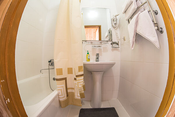 Полулюкс 2-местный 2-комнатный на 4 этаже