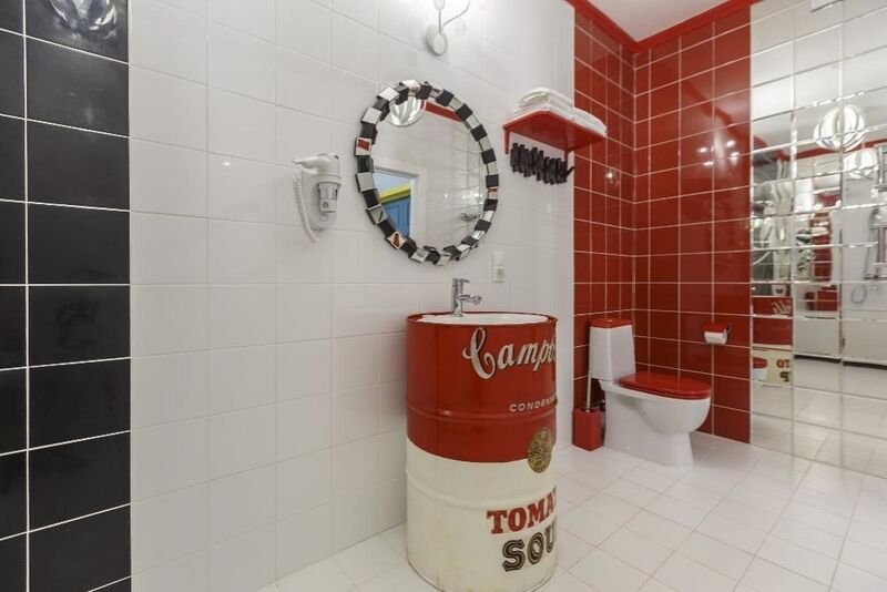 Люкс 4-местный именной (Энди Уорхол)