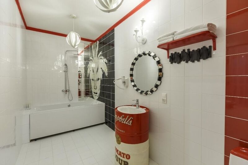 Люкс 4-местный именной (Энди Уорхол)