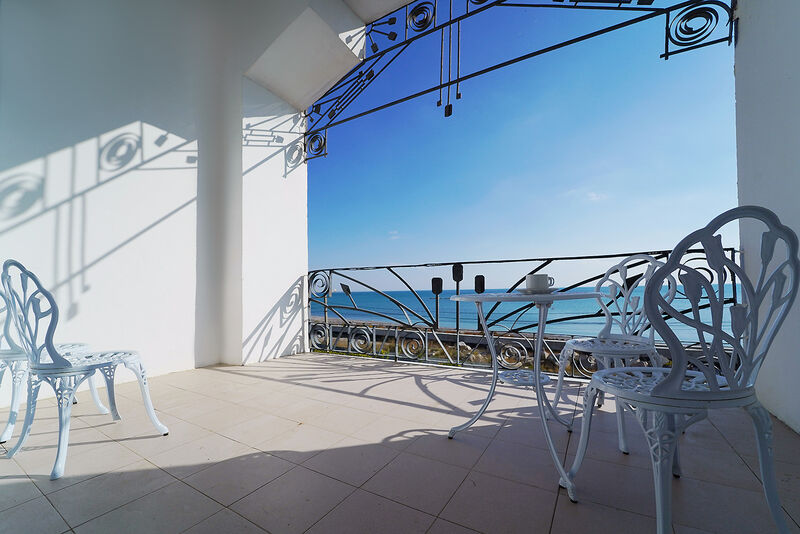 Люкс 2-местный 1-комнатный (с балконом и видом на море №7) (3)