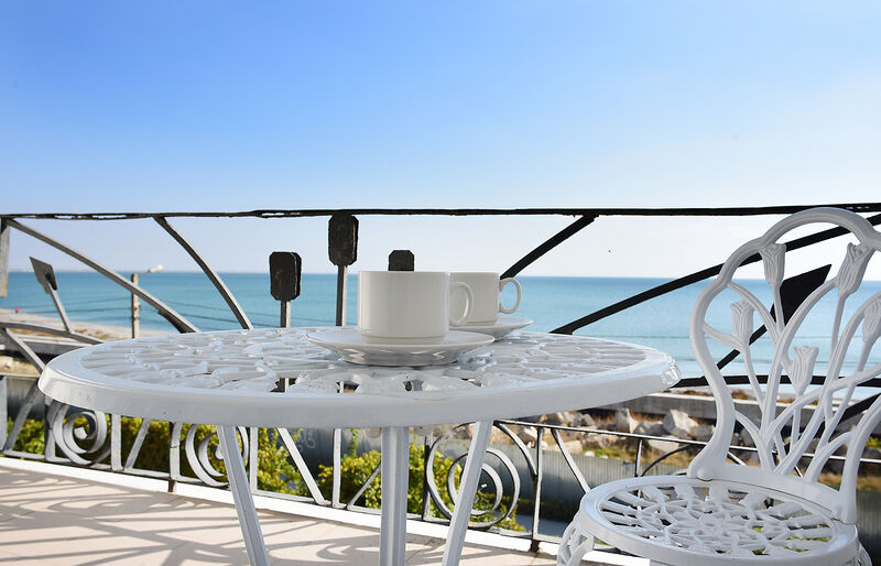 Люкс 2-местный 1-комнатный (с балконом и видом на море №7) (4)