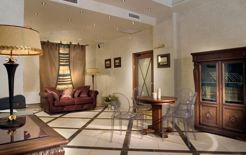 Холл | Братья Карамазовы, Ленинградская область