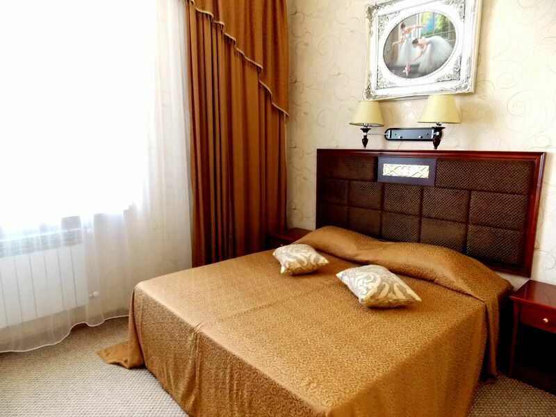 Люкс 4-местный 3-комнатный