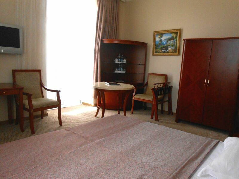 Люкс семейный 4-местный 2-комнатный