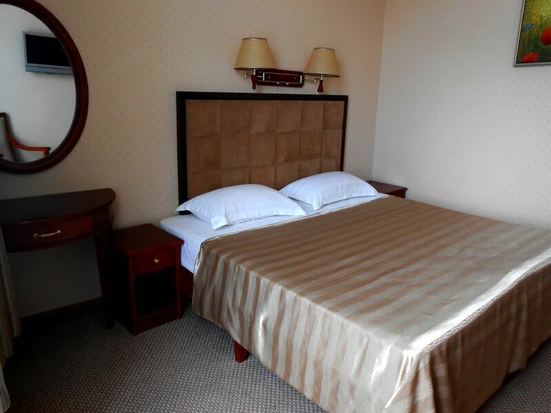 Люкс семейный 4-местный 2-комнатный