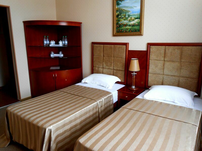 Люкс семейный 4-местный 2-комнатный