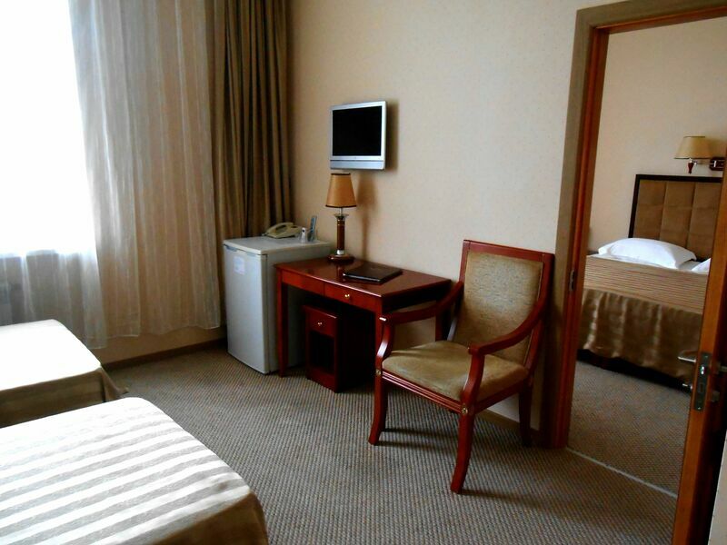 Люкс семейный 4-местный 2-комнатный