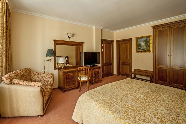 Семейный Люкс 4-местный 3-комнатный