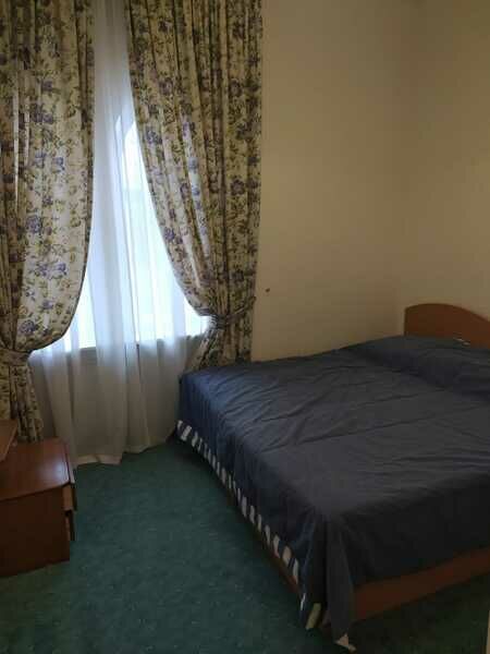 Джуниор сюит 4-местный 3-комнатный без балкона №4 (Восток) (6)