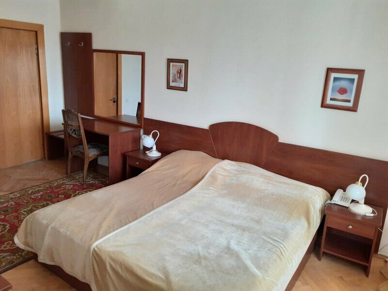 Стандартный 2-местный 1-комнатный с балконом и ванной (Юг) (4)