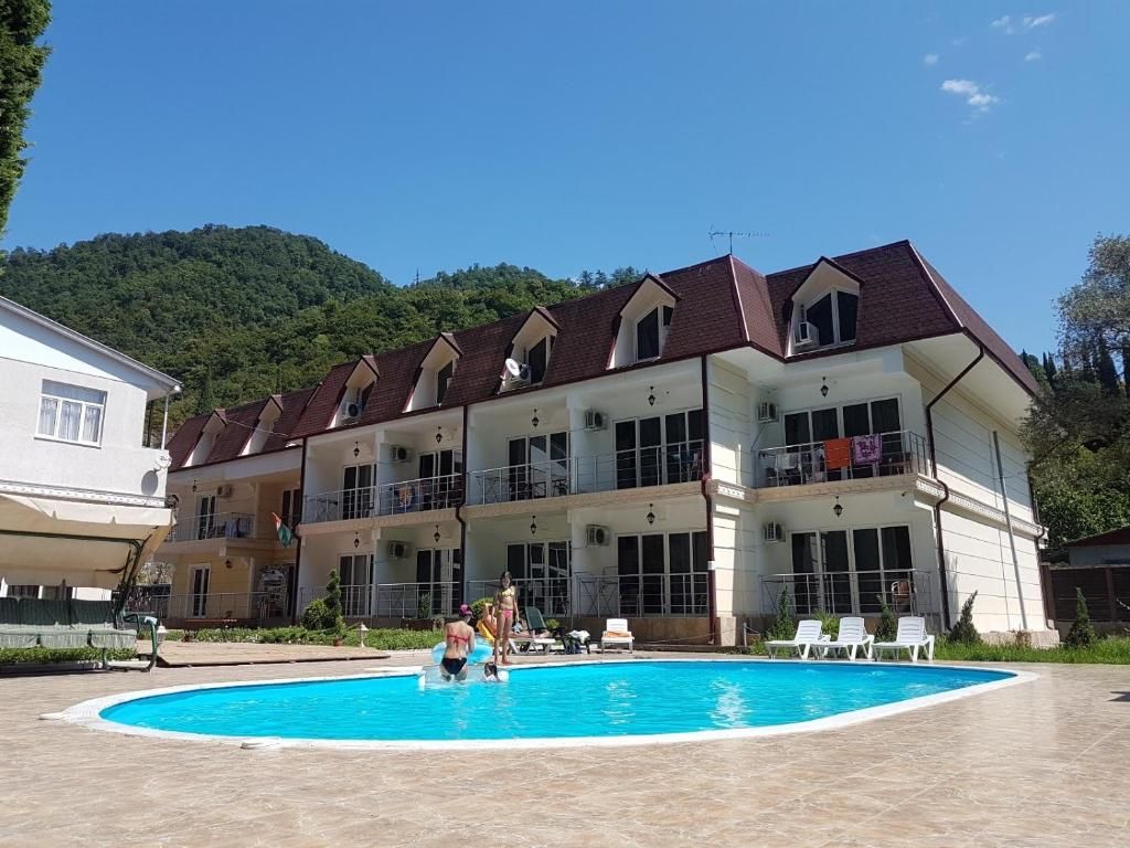 Бассейн | Царская аллея, Гудаутский район