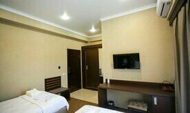 Улучшенный с 2 раздельными кроватями и балконом, Отель AinLan, Сухум