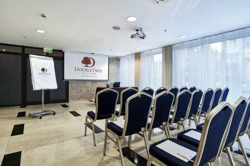 Конференц-зал | DoubleTree by Hilton Novosibirsk, Новосибирская область