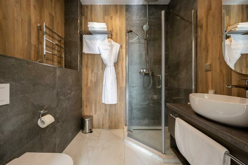 Люкс 4-местный (с 2 спальнями)