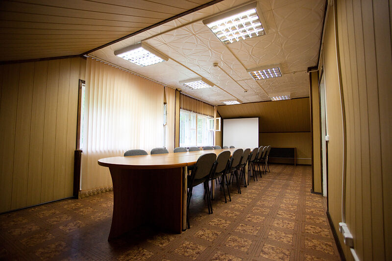 Малый конференц-зал на 20 человек (2 этаж)