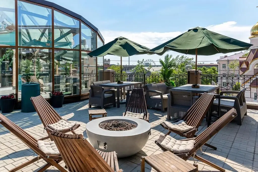 Терраса | V Hotel & Rooftop Lounge, Приморский край